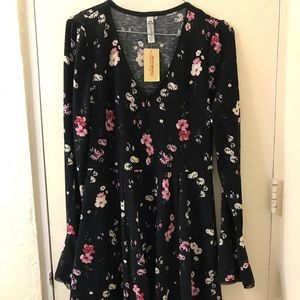 AMERICAN RAG BLACK FLORAL DRESS WITH TAG SIZE L